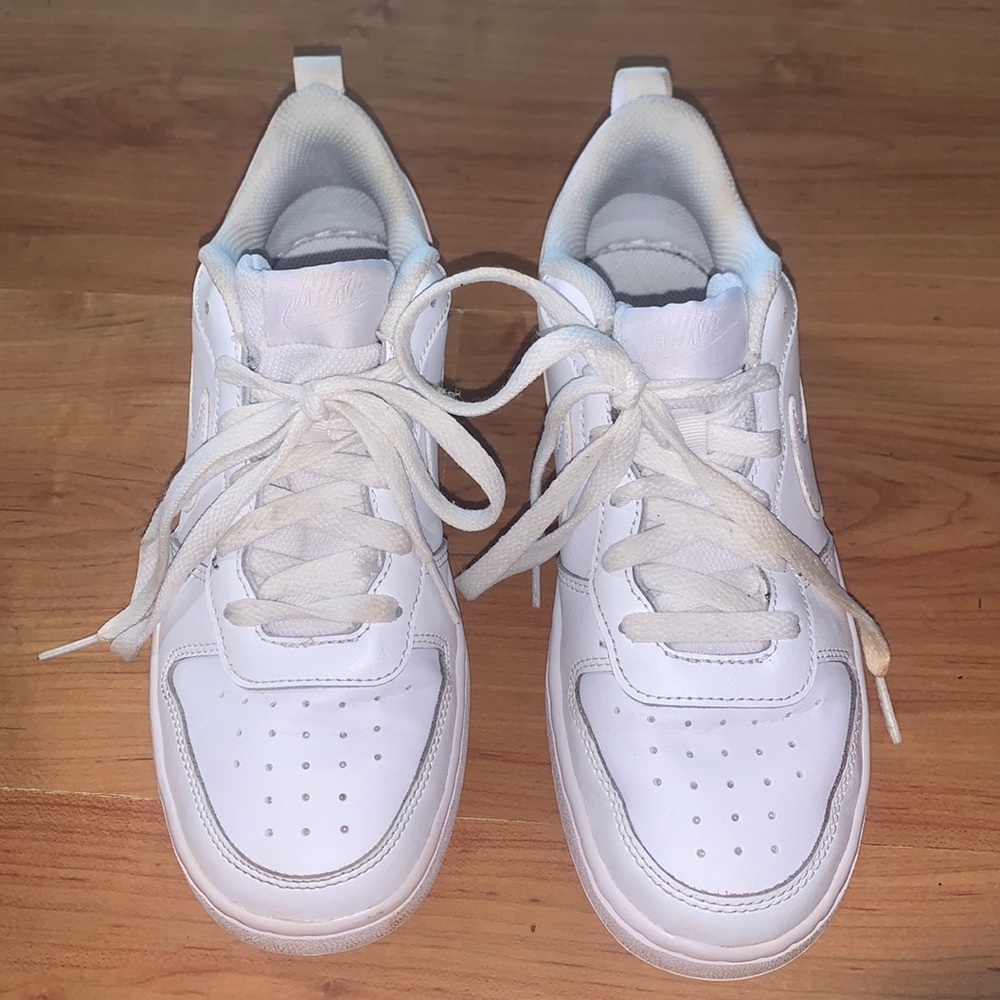 White Nike shoe